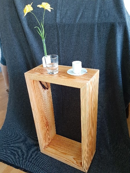 Beistelltisch1